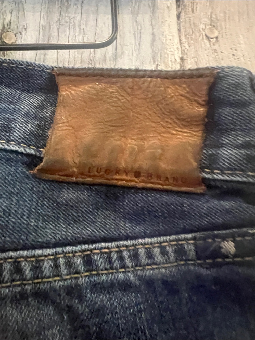 Dark Blue Men's Lucky Brand Jeans - Classic Straight Fit - Picture 6 of 6